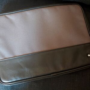 Laptop sleeve